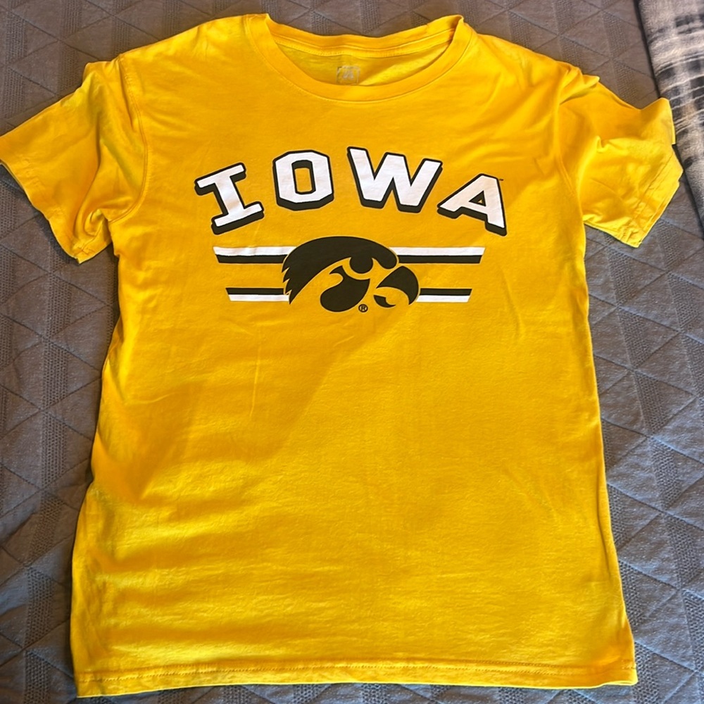 yellow iowa hawkeye t-shirt